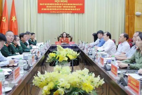Quân khu 1 tặng bằng khen 12 tập thể, cá nhân trong tìm kiếm, xác định danh tính hài cốt liệt sĩ