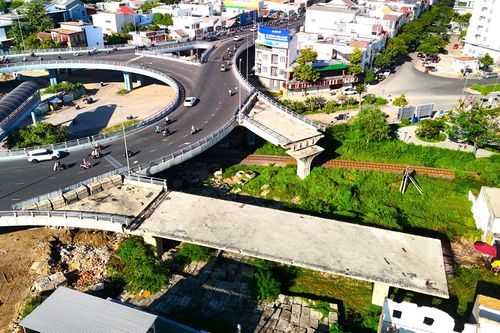 Cận cảnh nút giao thông 2 tầng 1.351 tỷ ở Nha Trang xây gần 10 năm chưa xong