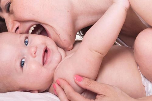 Vì sao người ta 'chỉ muốn cắn cho một miếng' khi thấy những gì quá dễ thương?