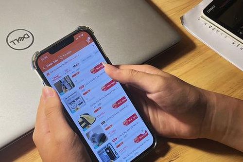 'Chốt đơn' theo cảm hứng, người trẻ đối mặt áp lực trả nợ