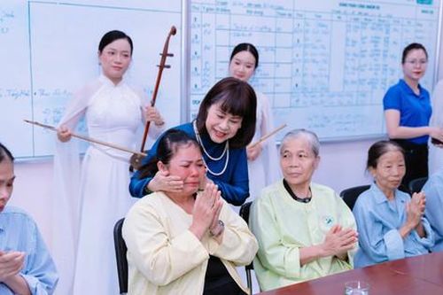 Để yêu thương cất lời nơi giường bệnh