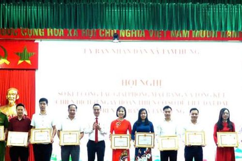 Xã Tam Hưng lọt top đầu thành phố về xây dựng cơ sở dữ liệu đất đai