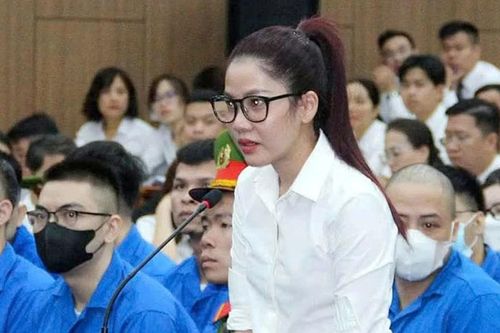 'Bóng hồng' của Mr Pips nói bạn trai 'mắc bệnh' mua sắm mỗi khi hưng phấn
