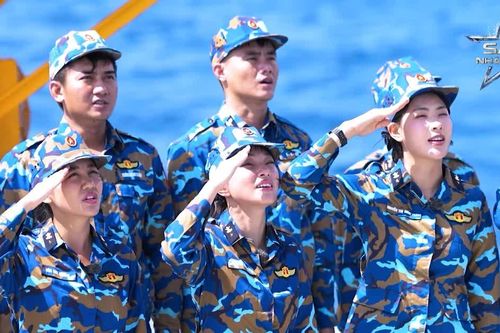 Dàn nghệ sĩ 'Sao nhập ngũ' 2026 xúc động giữa biển trời Trường Sa