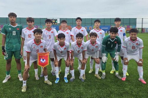 U15 Việt Nam thắng chủ nhà World Cup trẻ để vào chung kết