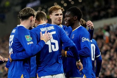 Thắng thuyết phục Newcastle, Everton đi tiếp tại Carabao Cup