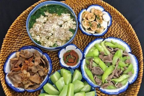 Việt Nam có loại rau không chăm vẫn mọc um tùm, ăn đúng lợi đủ đường