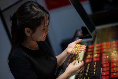 Giá vàng trong nước bất ngờ giảm sâu