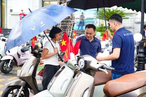 VinFast tổ chức chuỗi 'Thu xăng đổi điện' tại 34 TTTM Vincom
