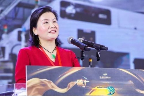 Cựu công nhân nhà máy trở thành nữ tỷ phú giàu nhất Trung Quốc