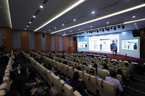Cúm làm gia tăng nguy cơ biến chứng nghiêm trọng ở người cao tuổi