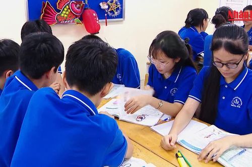 [Video] Chuẩn hóa chất lượng, giảm áp lực thi cử cho học sinh