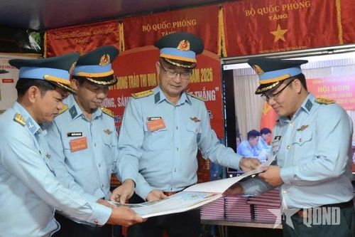 Nêu gương cán bộ, rèn nghiêm kỷ luật