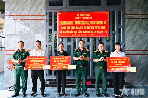 Binh đoàn 16 bàn giao 3 nhà 'Mái ấm công đoàn, nghĩa tình đồng đội' tặng đoàn viên có hoàn cảnh khó khăn