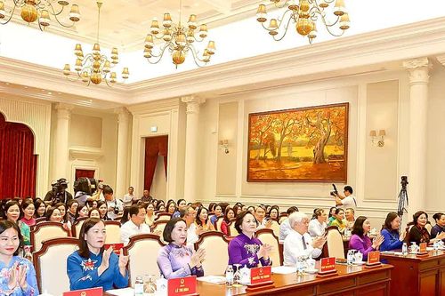 Tổng Bí thư, Chủ tịch nước Tô Lâm gặp mặt nữ đại biểu Quốc hội khóa XVI