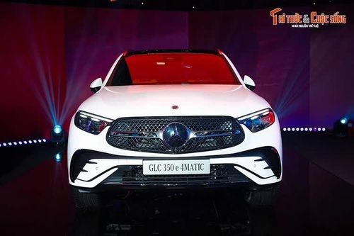 [GALLERY] Tận thấy Mercedes-Benz GLC 350 e 4Matic tại Việt Nam, gần 3 tỷ đồng