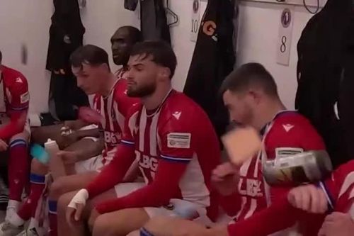 'Cơn thịnh nộ' của HLV nghiệp dư khiến CĐV Man Utd phát sốt