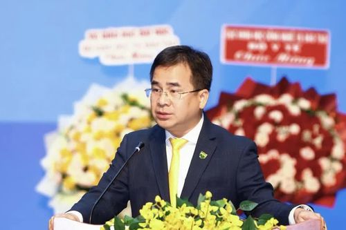 Người thầy thuốc lấy chuyên môn làm điểm tựa, phụng sự làm mục tiêu