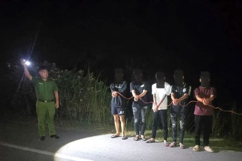 Bắc Ninh: Nhóm 5 thanh thiếu niên dùng dao đe dọa cướp xe máy người đi đường