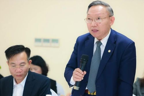 Làm công tác tư tưởng từ những vấn đề thiết thực của công nhân