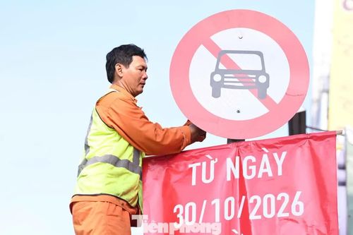 Đổi luồng quanh sân bay Tân Sơn Nhất, nhiều tài xế lúng túng