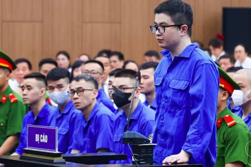 Chủ tọa đặt câu hỏi khiến mẹ siêu lừa Mr Pips lúng túng, bị hại đồng loạt vỗ tay