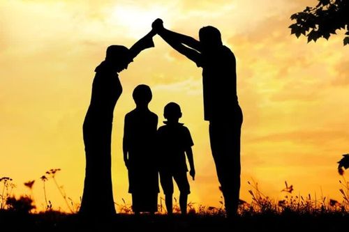 Hạnh phúc mang hình dáng ngôi nhà và tình yêu của cha mẹ