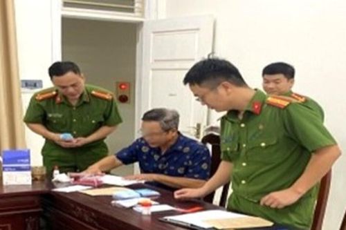 Vận động đối tượng truy nã ra đầu thú sau 37 năm lẩn trốn