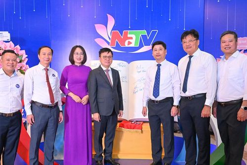 Báo và phát thanh, truyền hình Nghệ An gặp mặt kỷ niệm 70 năm Phát thanh, 65 năm Báo Nghệ An, 50 năm Truyền hình Nghệ An