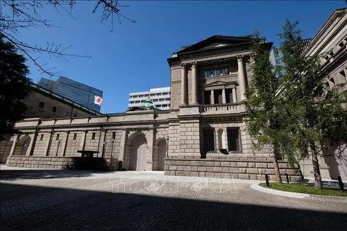 BoJ giữ nguyên lãi suất khi lạm phát cán đích 2%