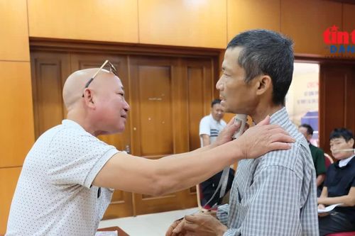 Lớp học đặc biệt tìm lại tiếng nói cho những bệnh nhân ung thư