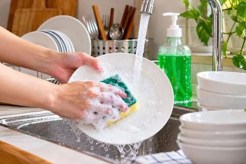 Rửa bát nhớ tránh 5 sai lầm này kẻo cả nhà rước bệnh