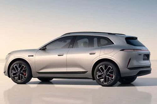 Xe điện công suất 415 mã lực, phạm vi hoạt động 725 km, giá chưa tới 900 triệu đồng