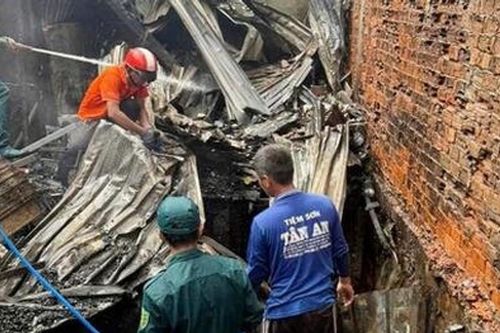 Cháy 6 căn nhà thiệt hại khoảng 1 tỷ đồng