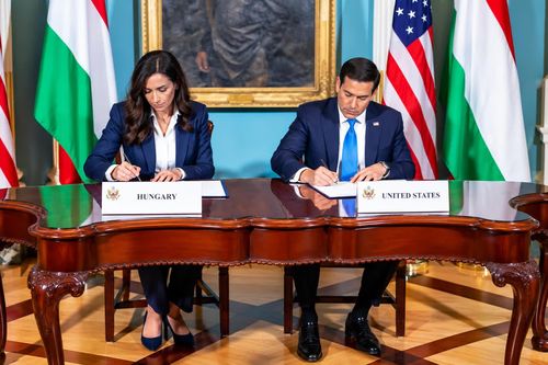 Mỹ và Hungary ký thỏa thuận về an ninh năng lượng và hợp tác thực thi pháp luật