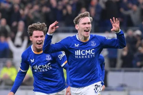 Hạ gục Newcastle 3-1, Everton giành vé vào tứ kết Carabao Cup