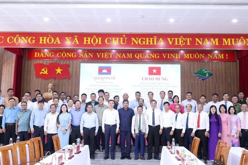 Đoàn lãnh đạo trẻ của Đảng Nhân dân Campuchia trao đổi kinh nghiệm với phường Sơn Trà
