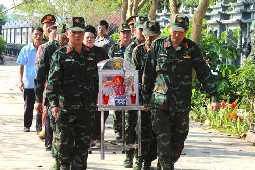 Quy tập hài cốt liệt sĩ tại Nghĩa trang nhân dân C1