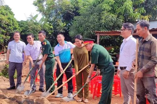 Khởi công xây nhà tình nghĩa cho gia đình Thượng sĩ Kpă Thiêp