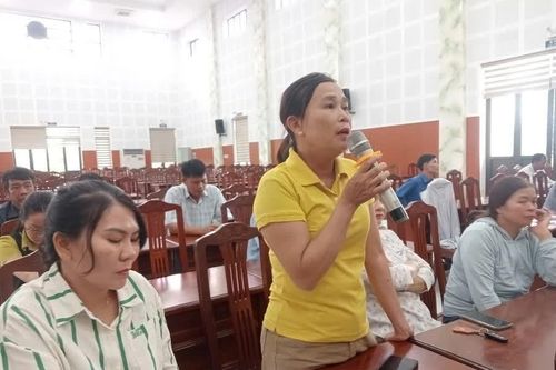 Lãnh đạo xã Phú Túc đối thoại với nhân dân