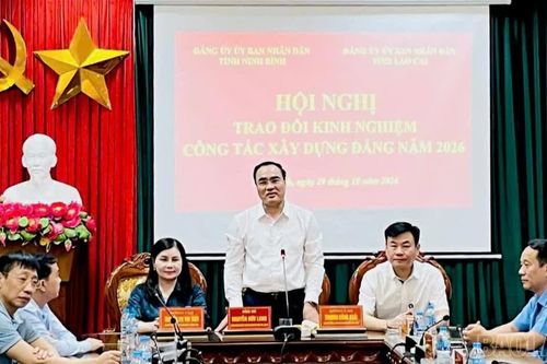 Đảng ủy UBND tỉnh trao đổi, học tập kinh nghiệm tại Ninh Bình