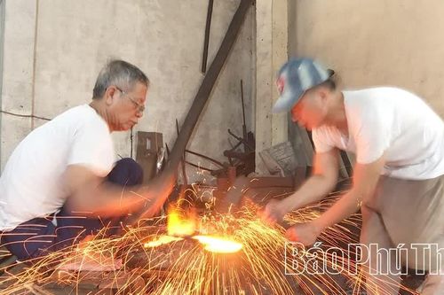 Làng nghề rèn Vĩnh Phú Giữ lửa nghề theo hướng sản xuất bền vững