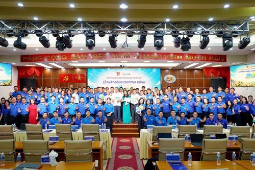 Đoàn Thanh niên EVN phát động Chương trình “1+2 Chủ động năng lượng - Lợi ích lâu dài” thúc đẩy phát triển điện mặt trời mái nhà