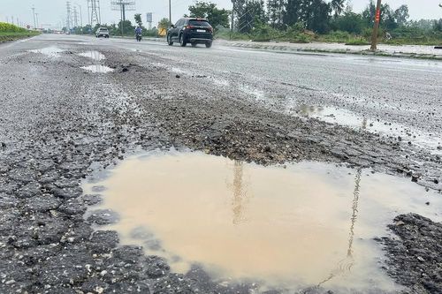 Nghệ An: Quốc lộ 7C qua khu công nghiệp WHA xuống cấp, tiềm ẩn nguy cơ tai nạn