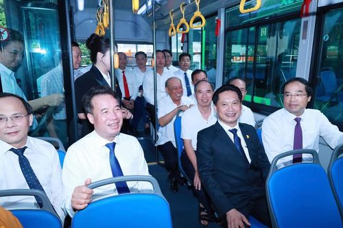 Thái Nguyên đưa vào hoạt động tuyến xe buýt điện đầu tiên