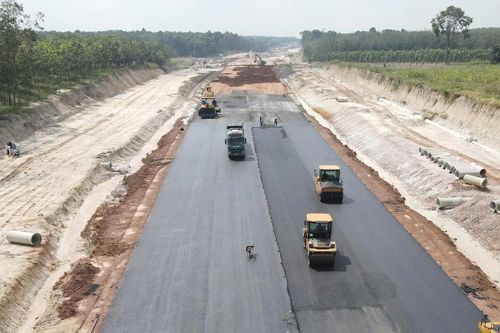 Cao tốc TP.HCM - Chơn Thành tăng tốc thi công, phấn đấu hoàn thành GPMB trong tháng 11