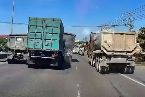 Không giữ khoảng cách an toàn, xe container tông liên hoàn trên QL51