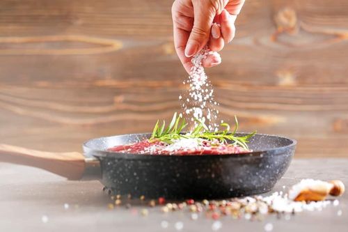 Ăn mặn kéo dài, tim và thận bị ảnh hưởng thế nào?