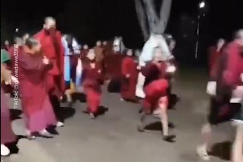 Người dân hoảng loạn, sơ tán trong đêm khi hồ băng Himalaya vỡ