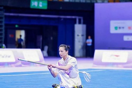 Võ sĩ Dương Thúy Vi: 25 năm thanh xuân rực rỡ cùng wushu Việt Nam